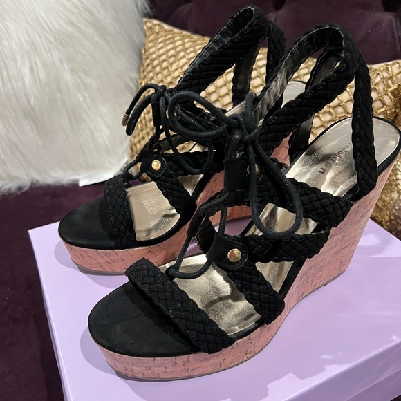 Madden Girl Emboss-C black fabric wedge sandal size 8 - Picture 6 of 6